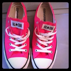 Pink converse all star